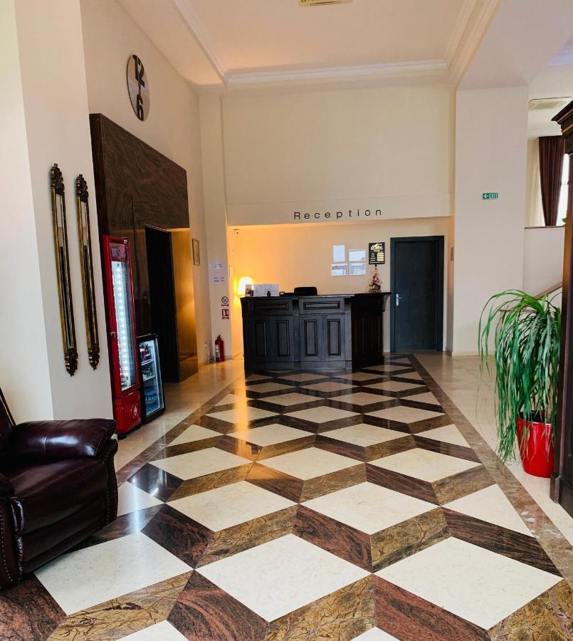 Albert Hotel بلوييست المظهر الخارجي الصورة