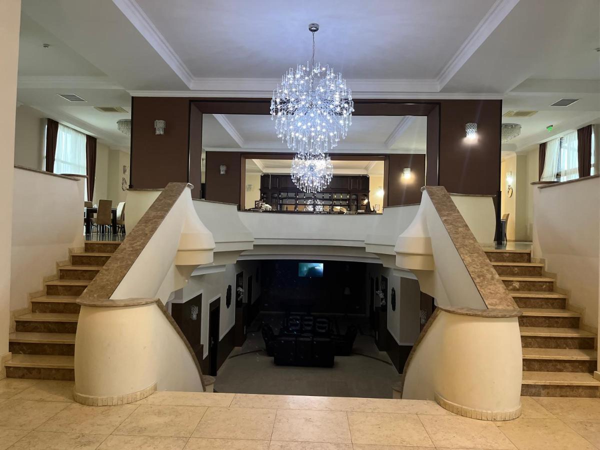 Albert Hotel بلوييست المظهر الخارجي الصورة